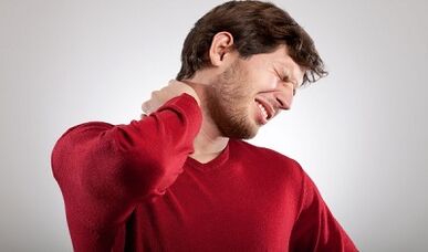 Schmerzen im Nacken mit Tumorformationen